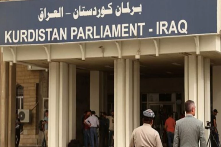 Barzani istifa etti! IKBY Parlamentosu'nda silah sesleri