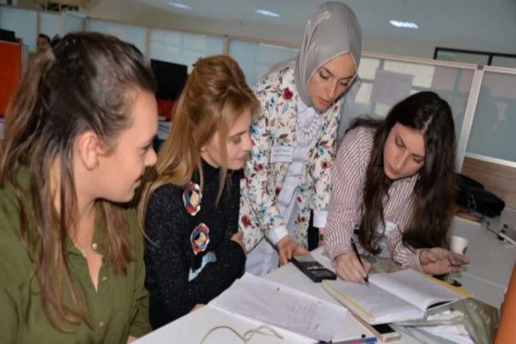 Bursa Uludağ Üniversitesi'nden birinci sınıf öğrencilerine ücretsiz ders takviyesi