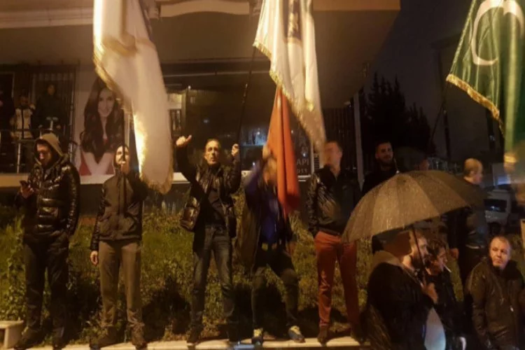 Boşnaklardan Rasim Ozan Kütahyalı protestosu