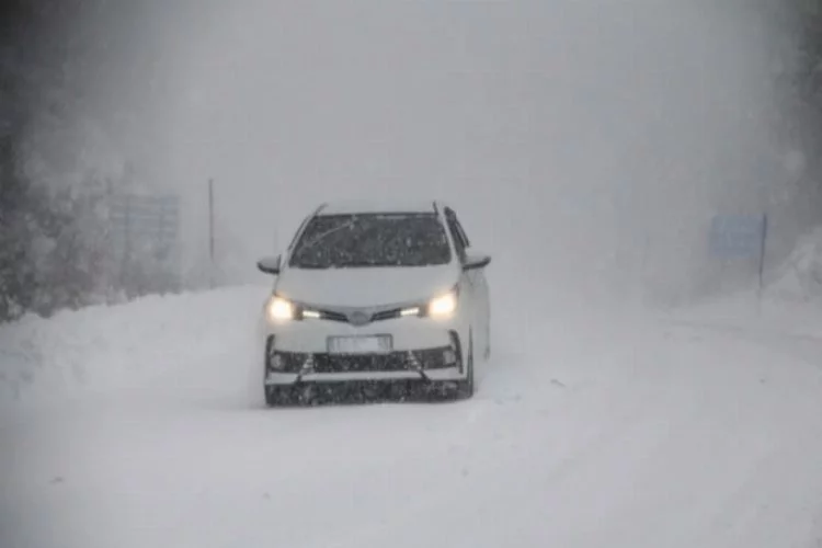 Bursa'da kar yüzünden bazı yollar kapanma noktasına geldi