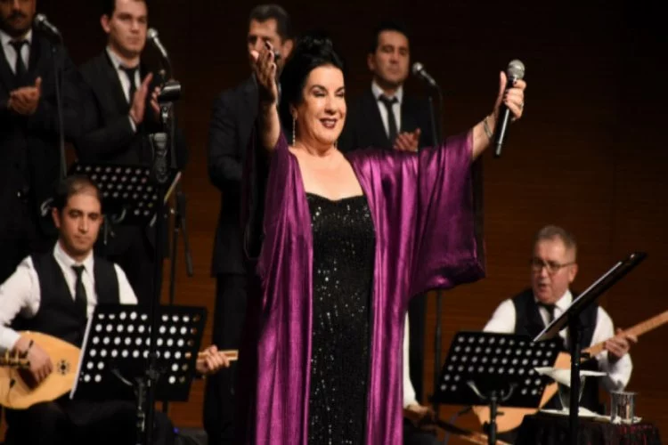 Bursa'da Hülya Süer ile müzik ziyafeti