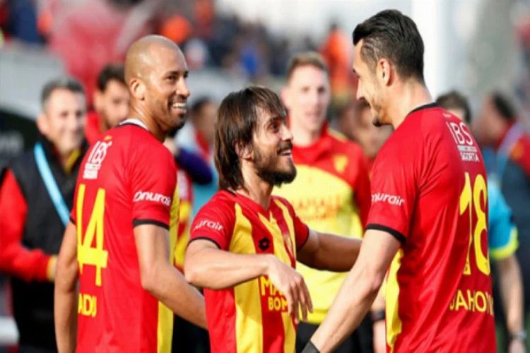Göztepe, Akhisar'ı 2 golle geçti