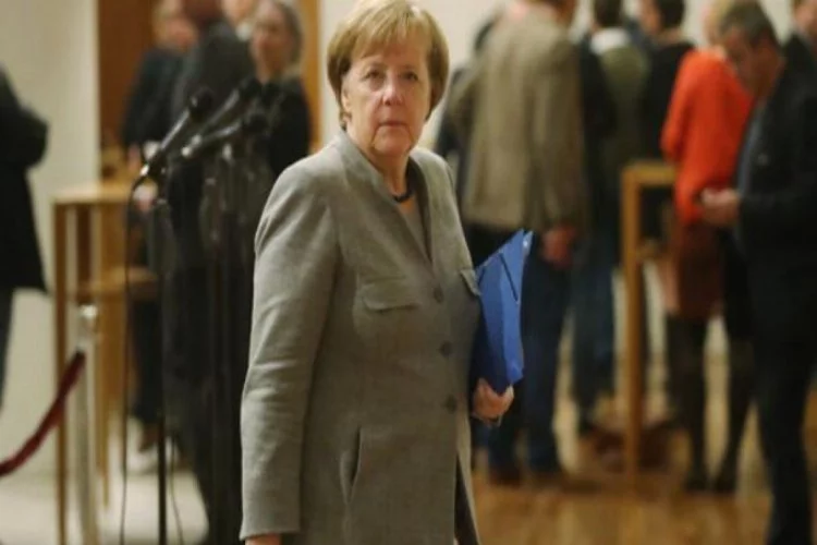 Merkel efsanesi sona mı eriyor?