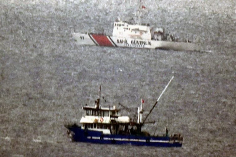 Yunan botu Türk balıkçıları taciz edince...