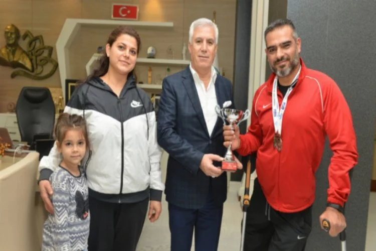 İstanbul Maratonu'ndan Nilüfer'e kupa geldi