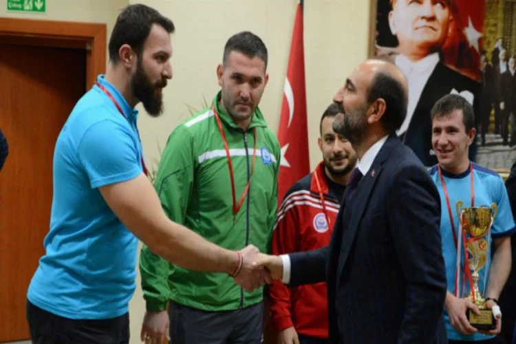 Bursa'da başarılı sporculara ödül