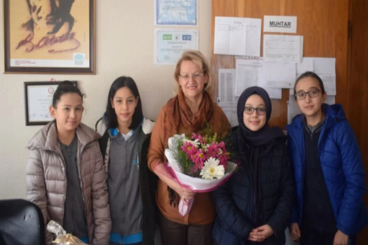 Bursa'da öğrencilerden kadın muhtarlara ziyaret