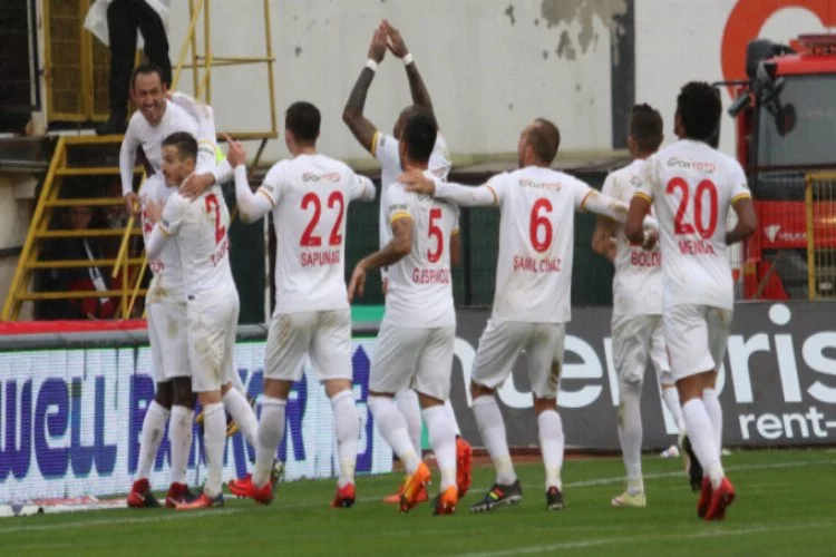 Kayserispor, Akhisarspor'u 2 golle geçti