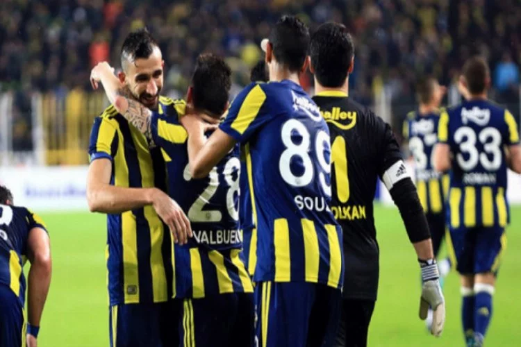 Fenerbahçe, Karabükspor'u 2 golle geçti