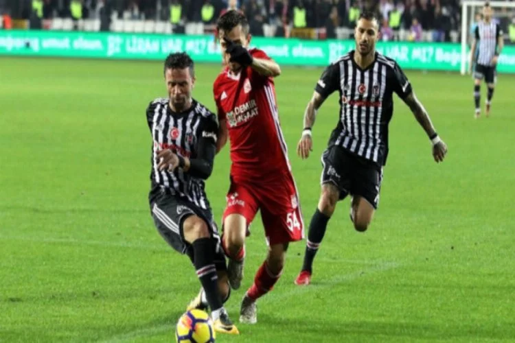 Sivasspor, Beşiktaş'ı devirdi