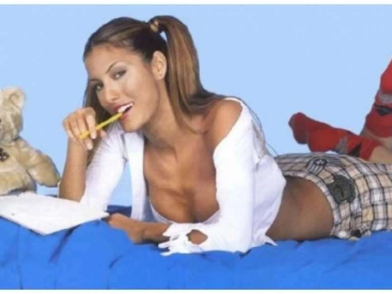 Çağla Şikel'in olay yaratan fotoğrafları