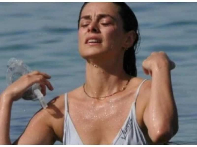 İşte seksi bikinileriyle yaza damgasını vuran Türk ünlüler