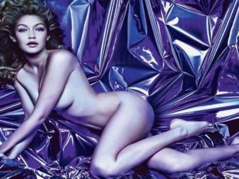 Seksi ünlüler reklam için kılıktan kılığa girdi