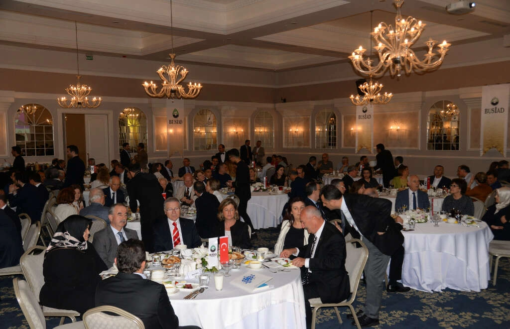 BUSİAD üyeleri iftarda buluştu