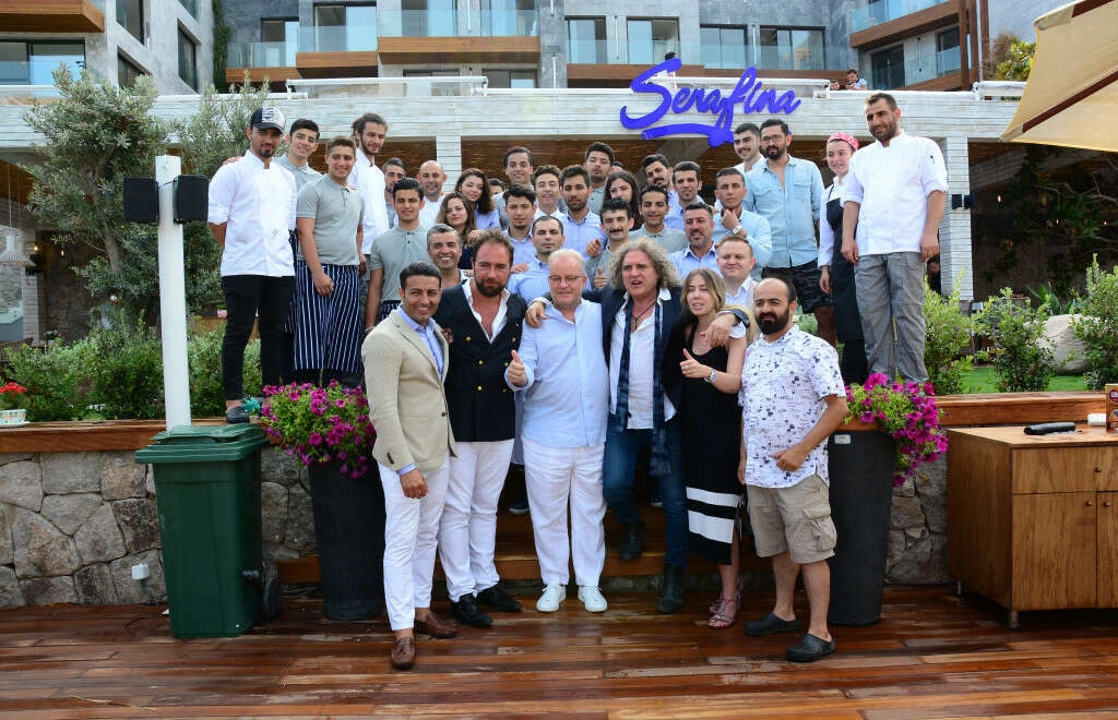 Sosyeteyi buluşturan açılış