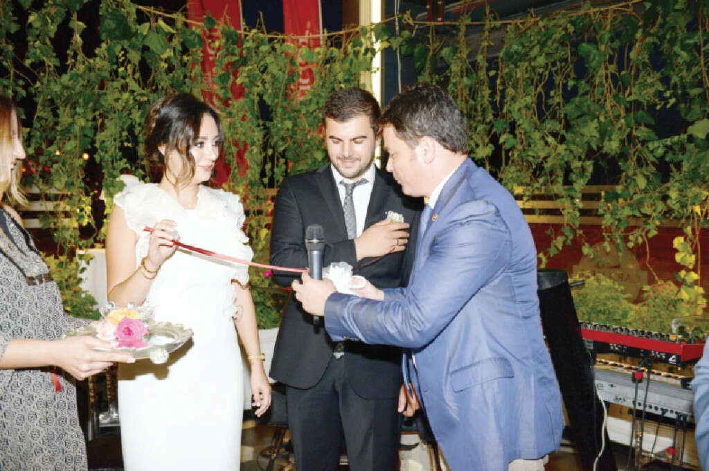 Side Bozbey'den evliliğe ilk adım