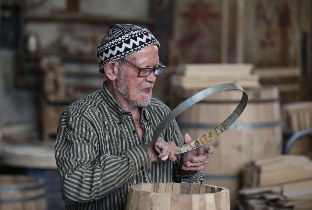 Bursa'da üretiyor, Türkiye'nin dört bir yanına satıyor