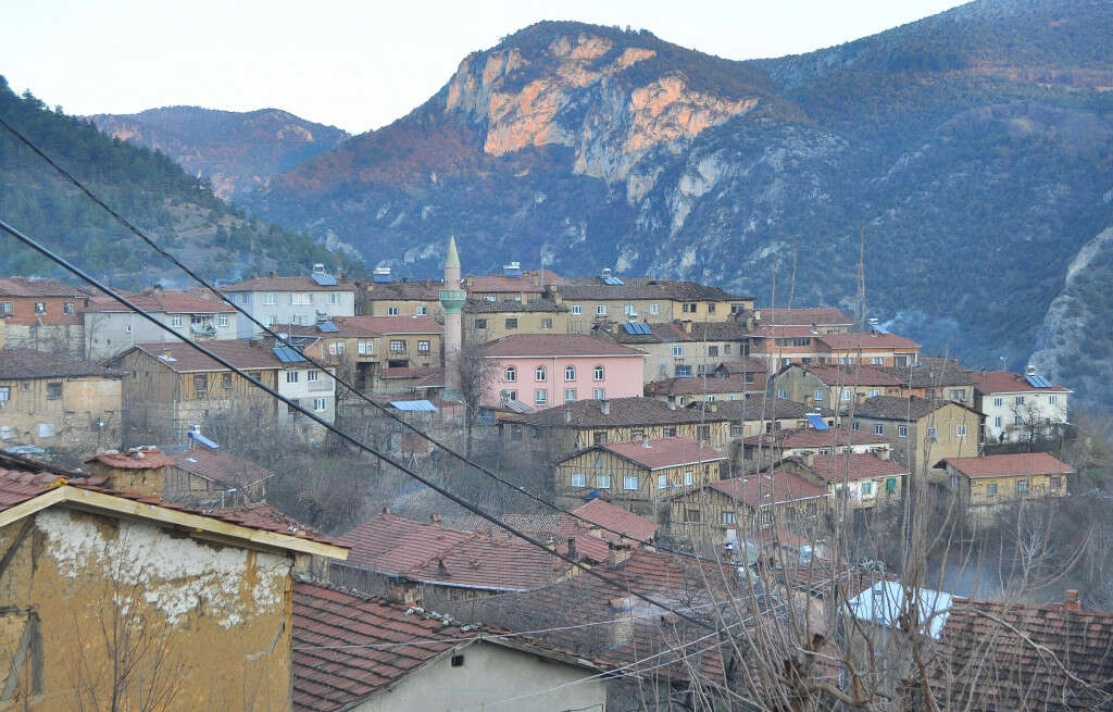 Bursa'nın Gelemiç Köyü görenleri kendine hayran bırakıyor!