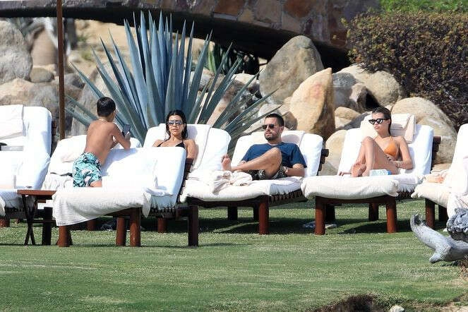 Eski karısı ve yeni sevgilisiyle tatilde!Eski karısı ve yeni sevgilisiyle tatilde!