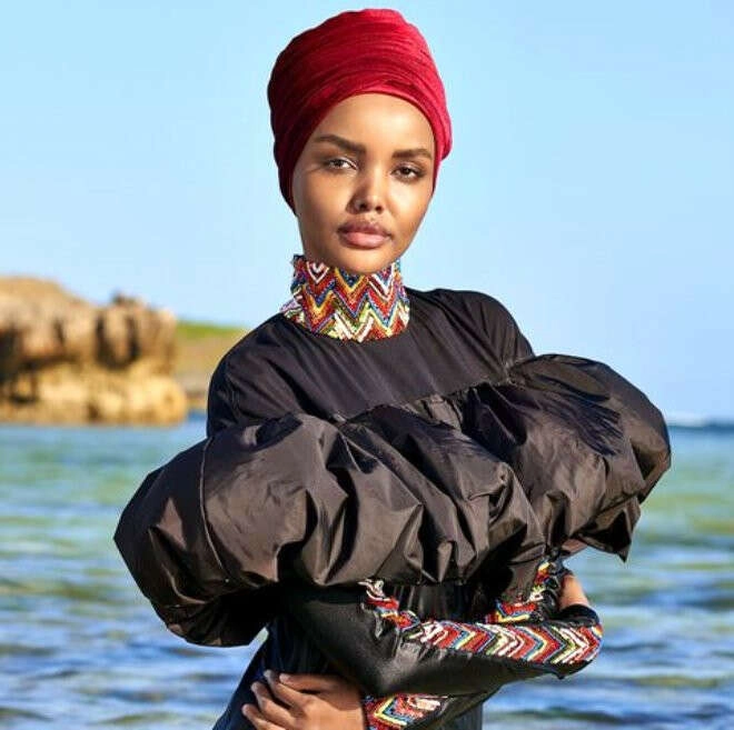 Müslüman modelin mayolu pozları dünyayı salladı!