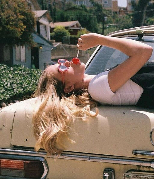 Brooklyn Beckham, Natalie Ganzhorn ile görüntülendi