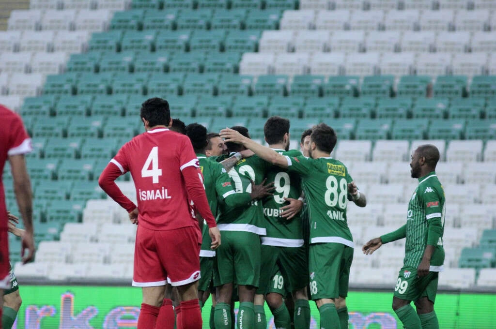 Bursaspor-Boluspor karşılaşmasından kareler...