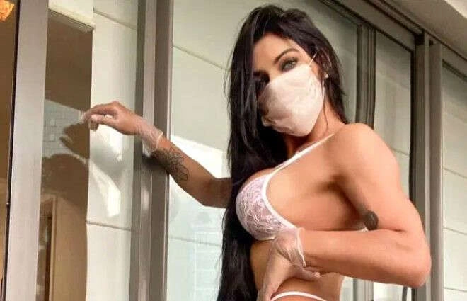 Bikini giyip maske ve eldiven taktı, korona için kampanya başlattı!