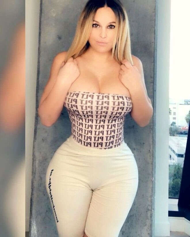 Cinsel içerikli sitelere sattığı videolar, ünlü fenomeni milyoner yaptı