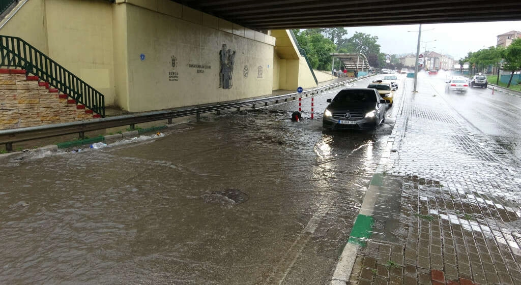 Bursa'da sağanak yağış kabusu!