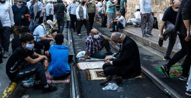 Vatandaş akın etti! Tarihi ana hazırlar!