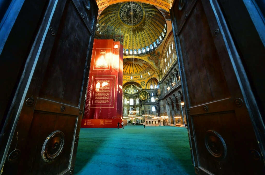 Ayasofya'da tarihi günden kareler...
