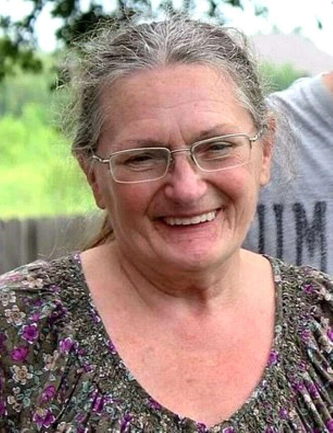 Erkek arkadaşının annesinin kafasını kesip lavaboya attı!