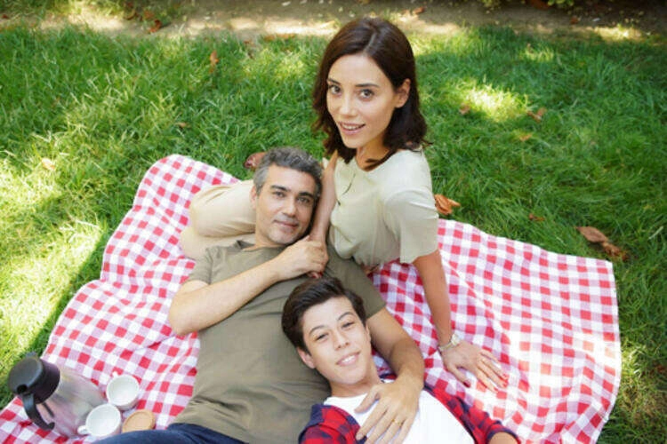 Dünden bugüne Cansu Dere