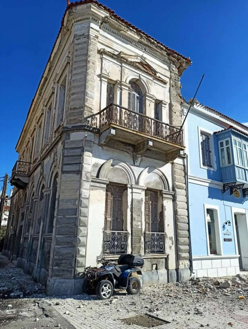 Depremin merkez üssü Yunan adası Sisam'dan ilk fotoğraflar