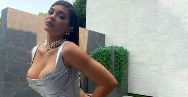 En genç milyarder unvanı elinden alındı! Kylie başka bir rekora imza attı!