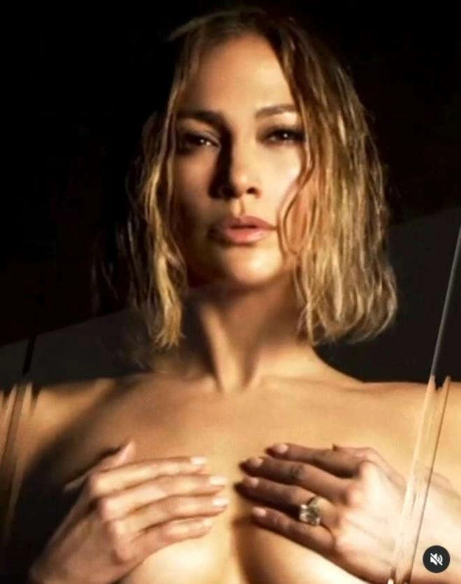 Jennifer Lopez, Türk fotoğrafçıya 'çırılçıplak' poz verdi!