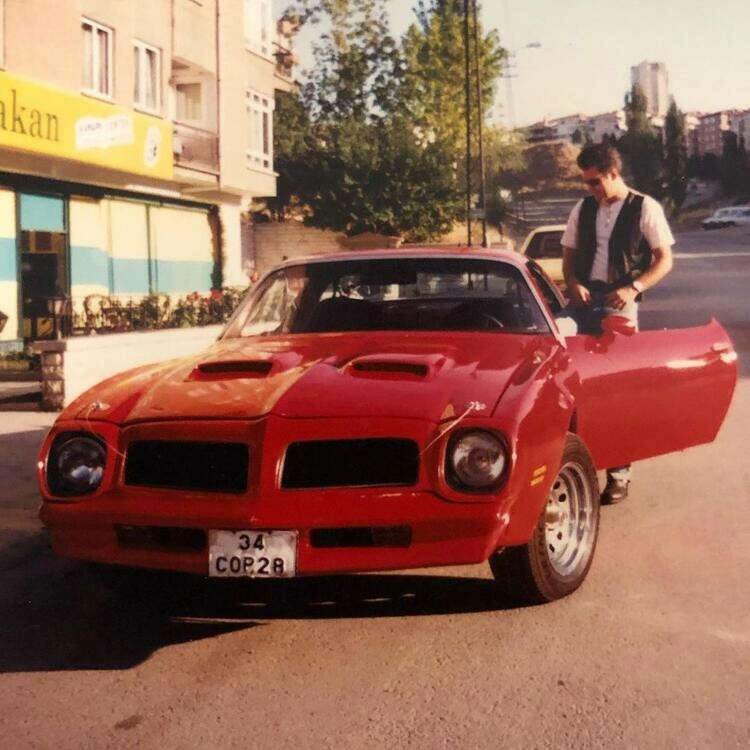 Klasik araba tutkunu ünlüler!