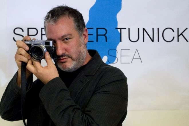 18 bin kişiye soyunmalarını söyleyen çılgın sanatçı: Spencer Tunick