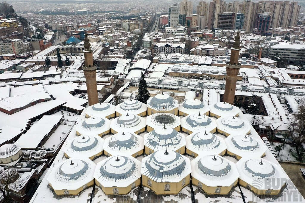 Bursa'da kar yağışı sonrası büyüleyen fotoğraflar ortaya çıktı!