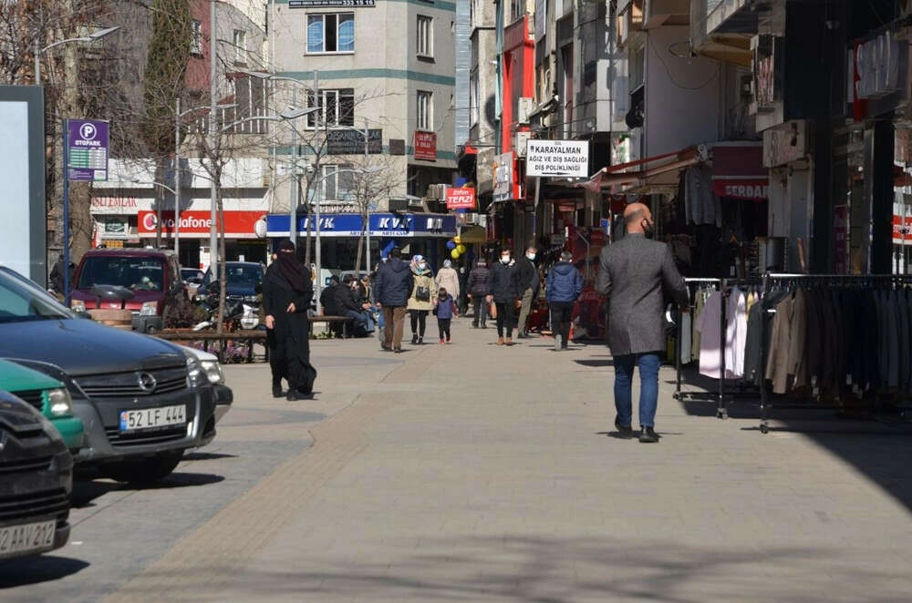 Vaka sayısı artan illere çeşit çeşit yasaklar getirildi! Kiminde çay kiminde piknik yasak...