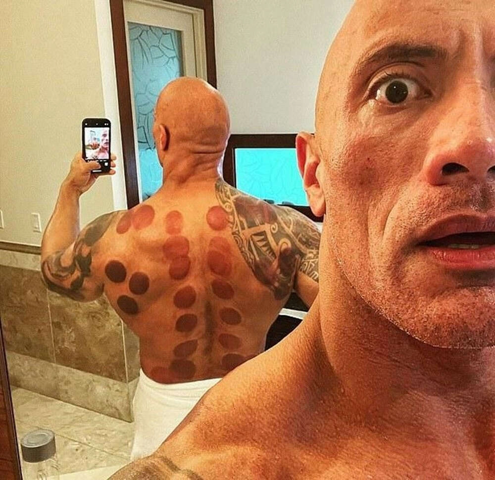 Dwayne Johnson'dan hacamat pozu