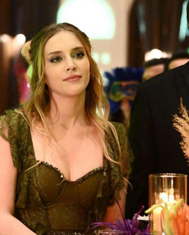 Mucize Doktor'un Açelyası'ndan iç çamaşırlı isyan pozları!