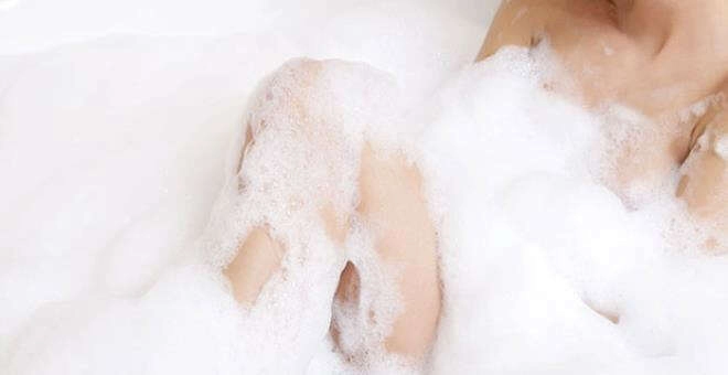 Aile fertleri şoke oldu! Küvette çıplak şekilde oturup oğlunun...