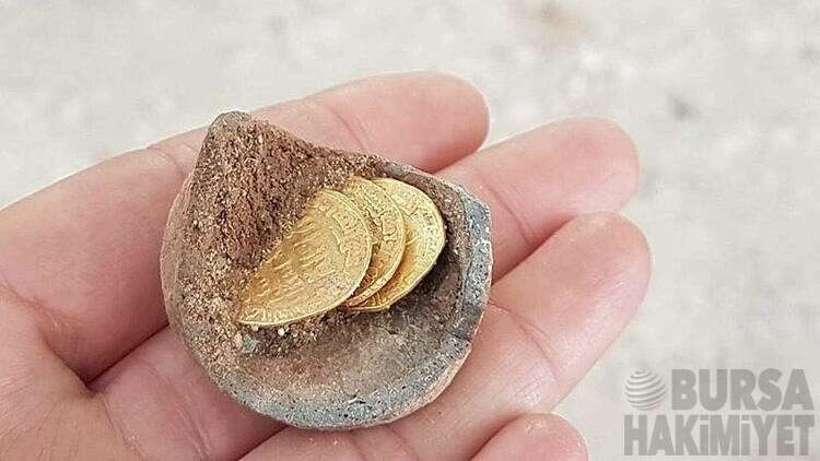 Ev inşaatında hazine bulan köylüler çılgına döndü!