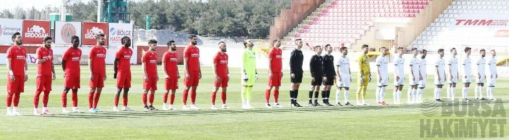 Ümraniyespor-Bursaspor mücadelesinden kareler...