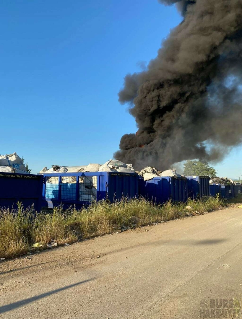 Bursa'da geri dönüşüm tesisinde yangın!