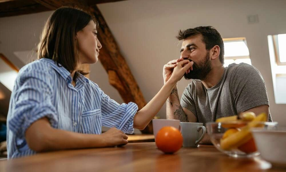 Flörtte beden dili ne anlatır? İşte ipuçları