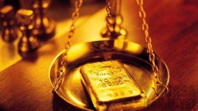 Altında gözler ABD'deki kritik veriye çevrildi