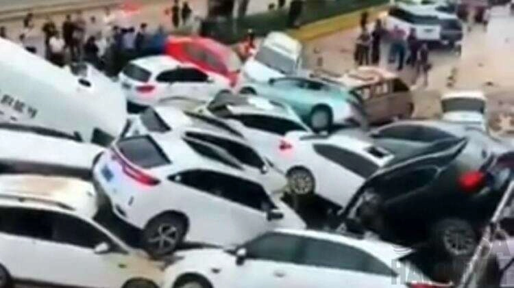 Bir yılda yağacak yağmur üç günde yağdı! Şehir cehenneme döndü