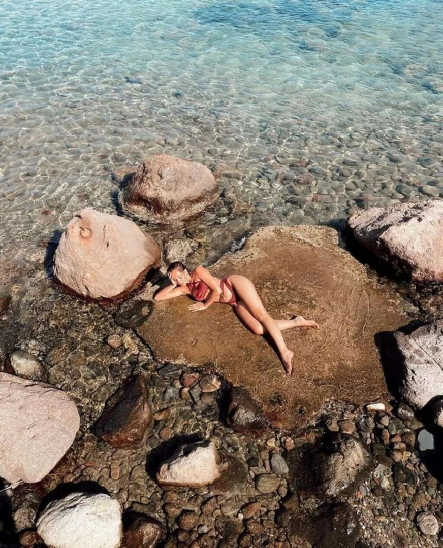 Survivor Berna Keklikler, iddialı pozlarıyla Instagram'ı yıktı!